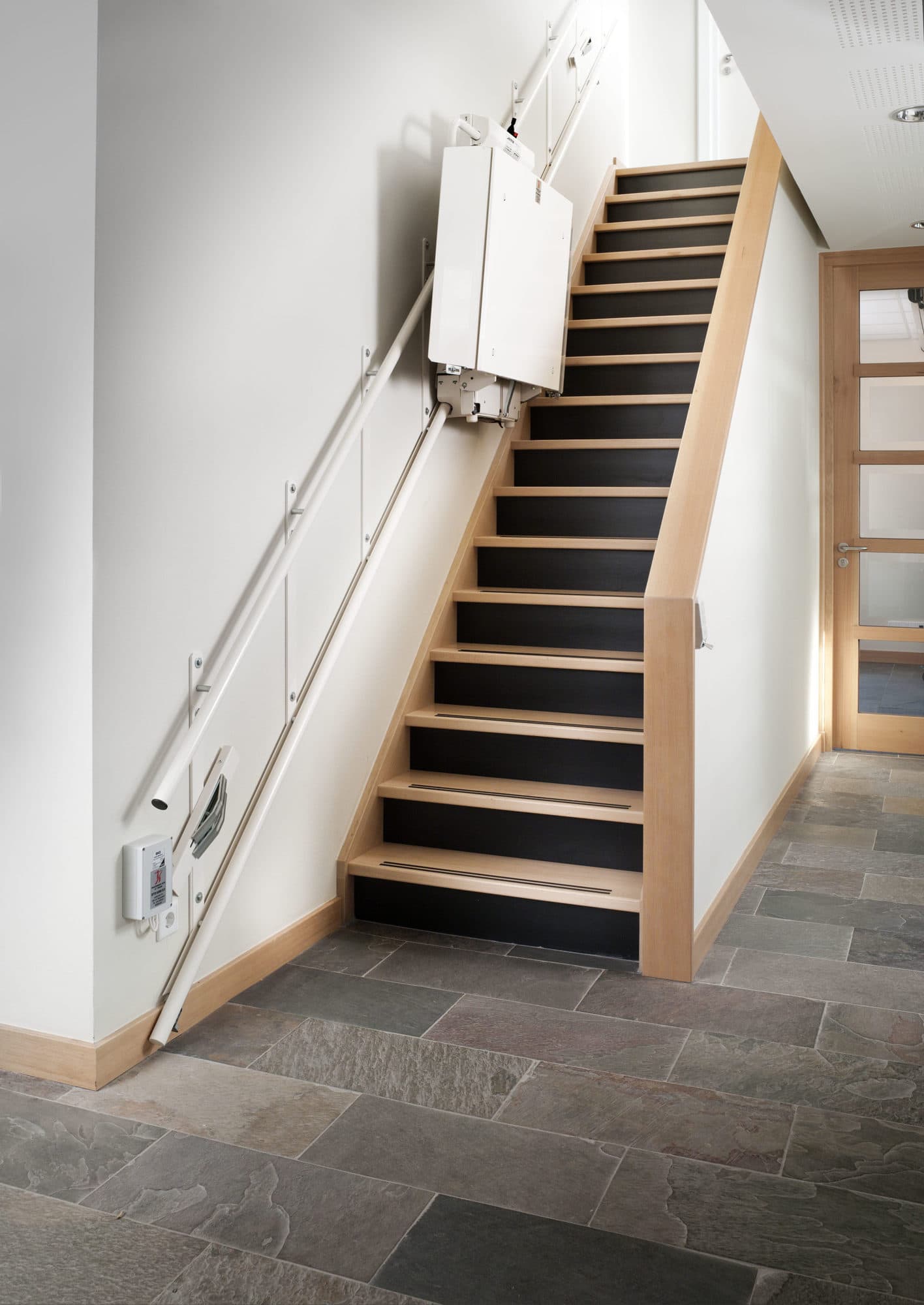 Delta platform stairlift (43)